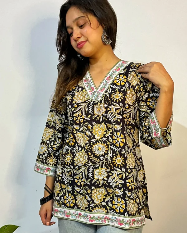Golden Nightfall Short Sleeveless Kurti